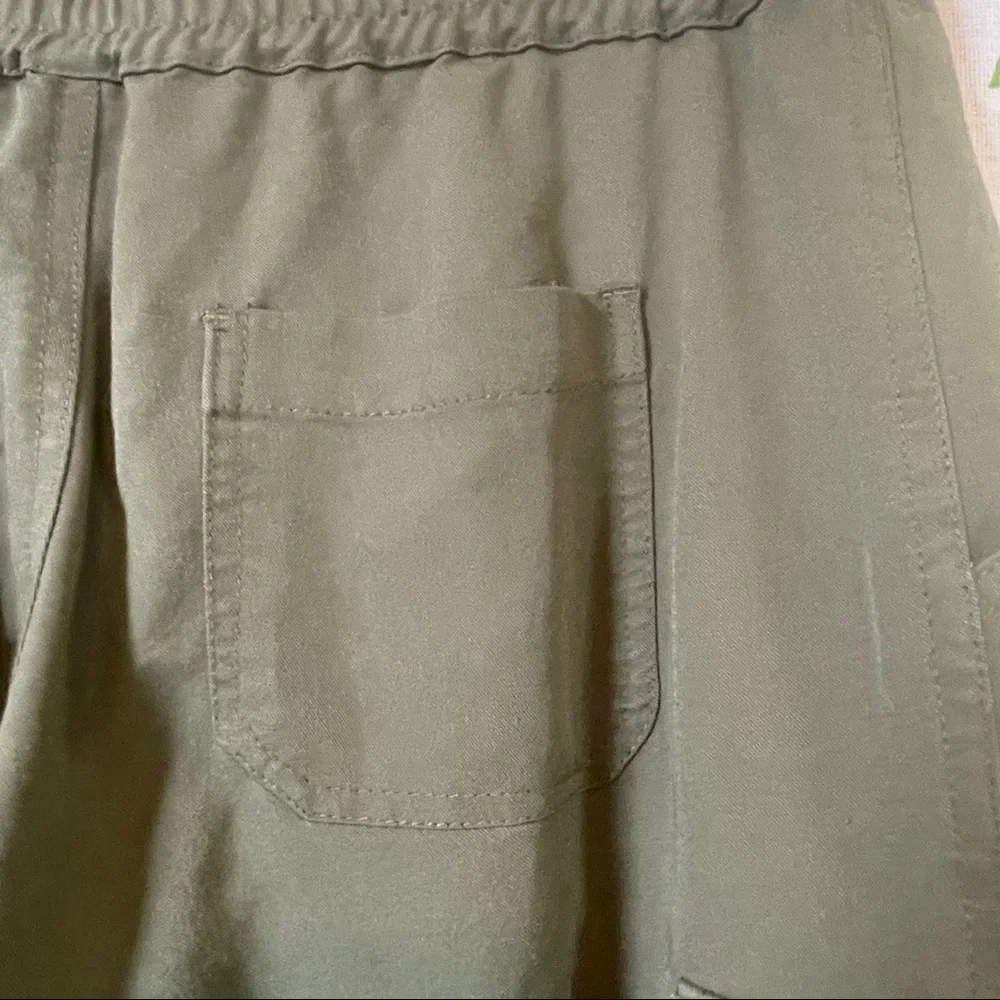 Size 12 Kids Olive Green Joggers A1